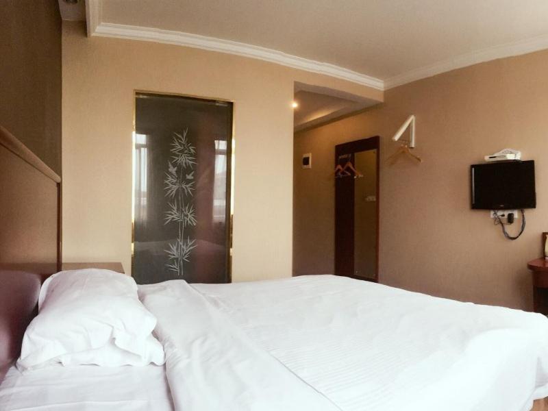 Hotel Greentree Songjiang Xinqiao Jiuxin Road Express