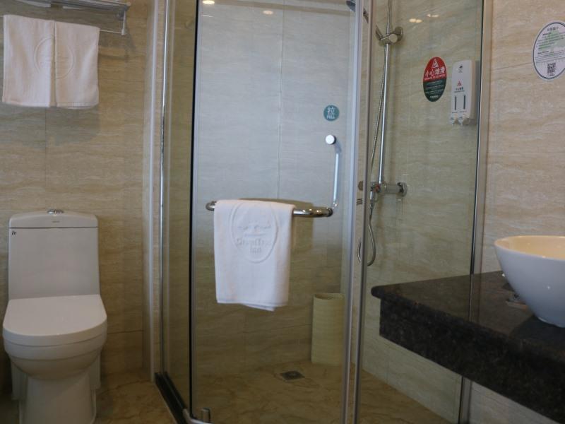Hotel Greentree Songjiang Xinqiao Jiuxin Road Express 3*